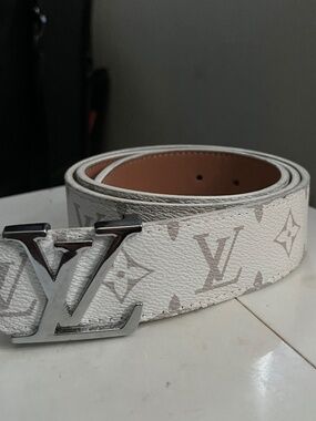 Louis Vuitton | Accessories | Louis Vuitton Lv Silver  display picture 2